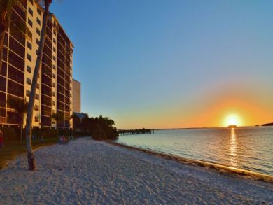 Beautful Gulf and Bay Views Fort Myers Area Condo